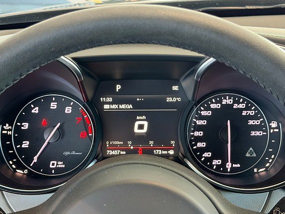 Vehicle Image 23