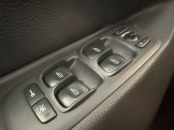 Vehicle Image 29