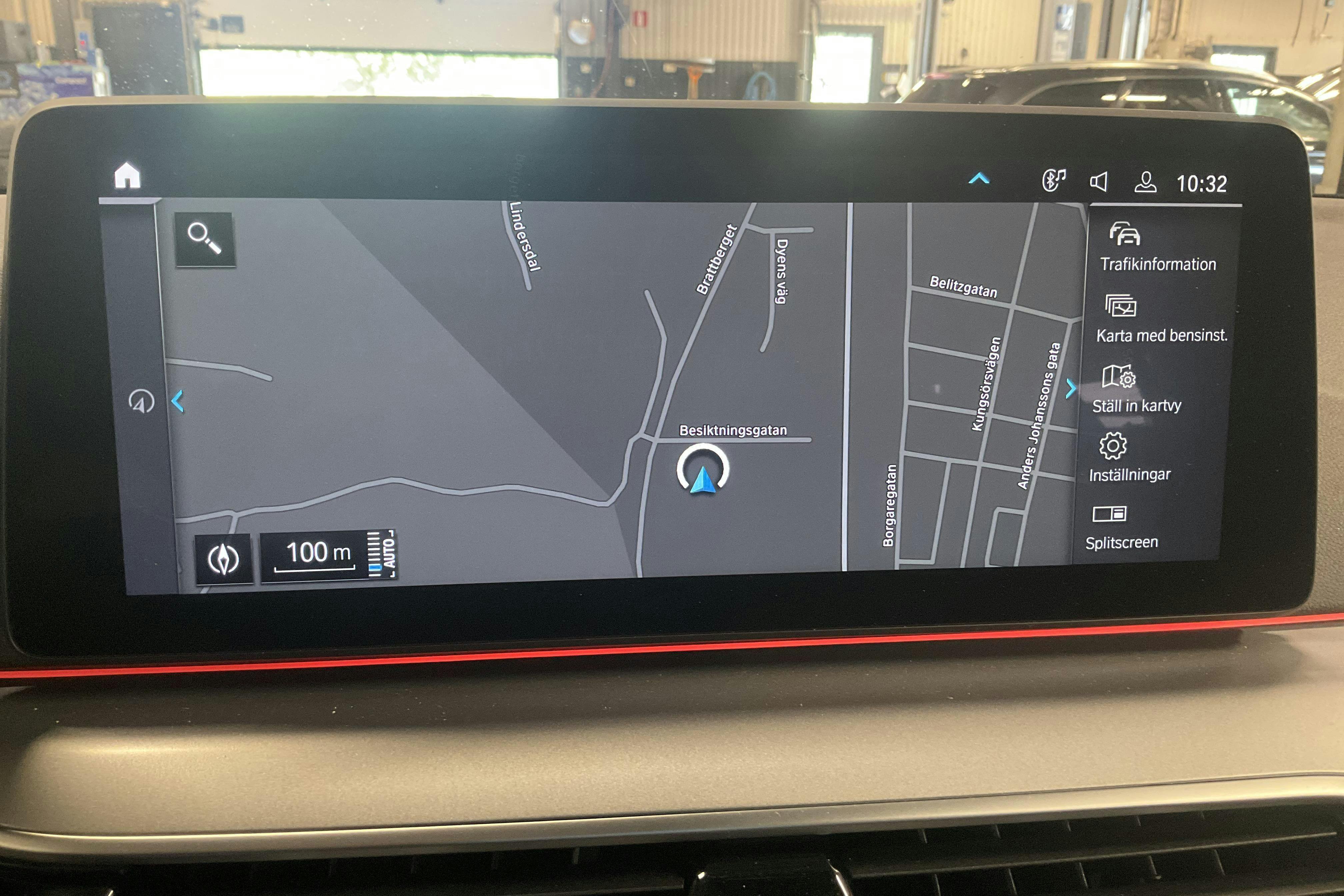 Vehicle Image 12