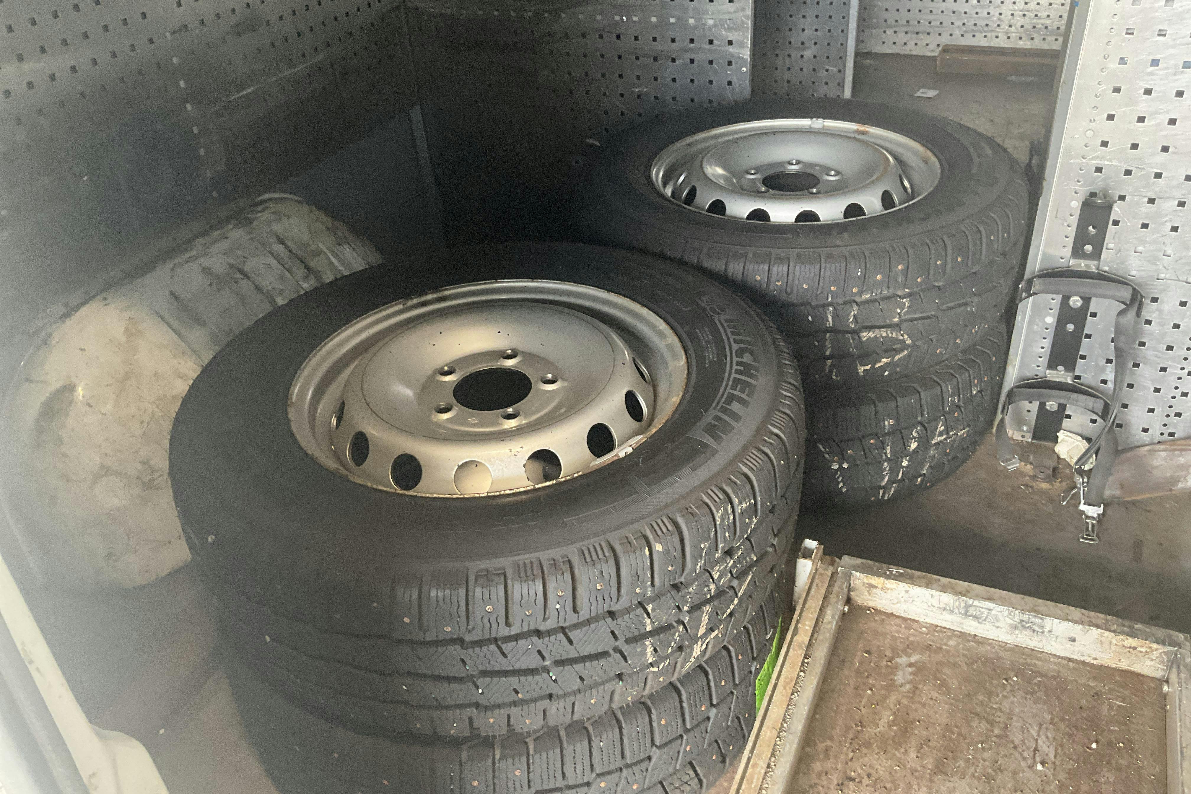 Vehicle Image 14
