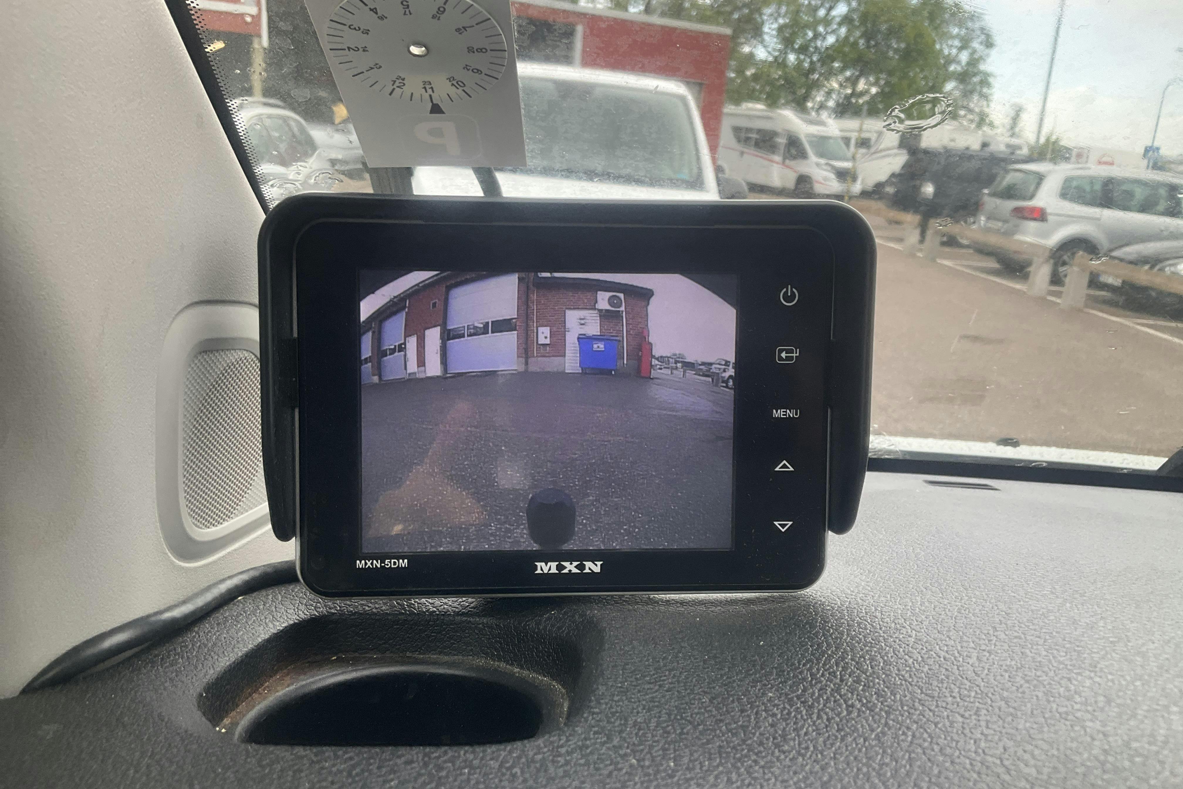 Vehicle Image 12