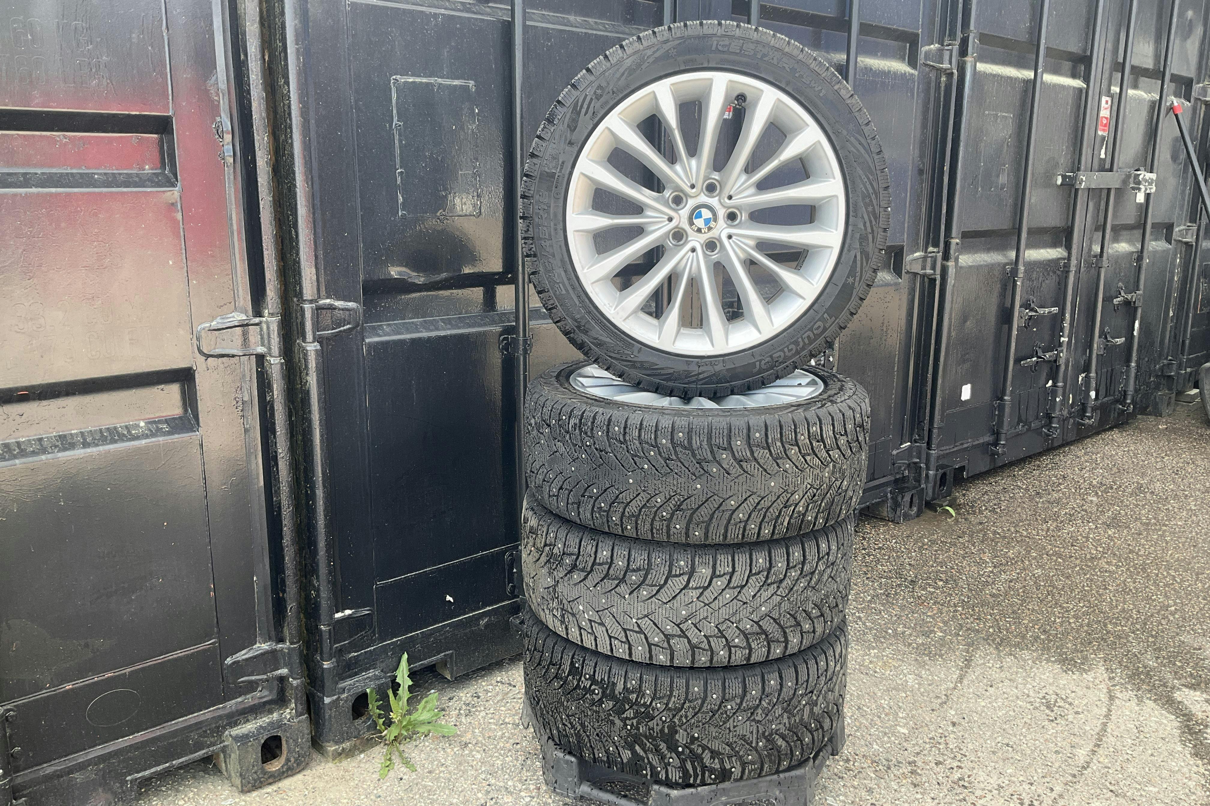 Vehicle Image 21