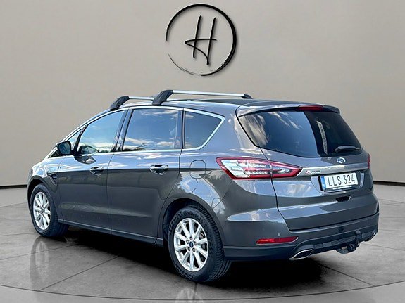 Vehicle Image 8