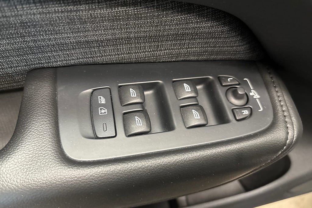 Vehicle Image 27