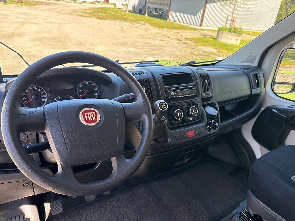 Vehicle Image 27