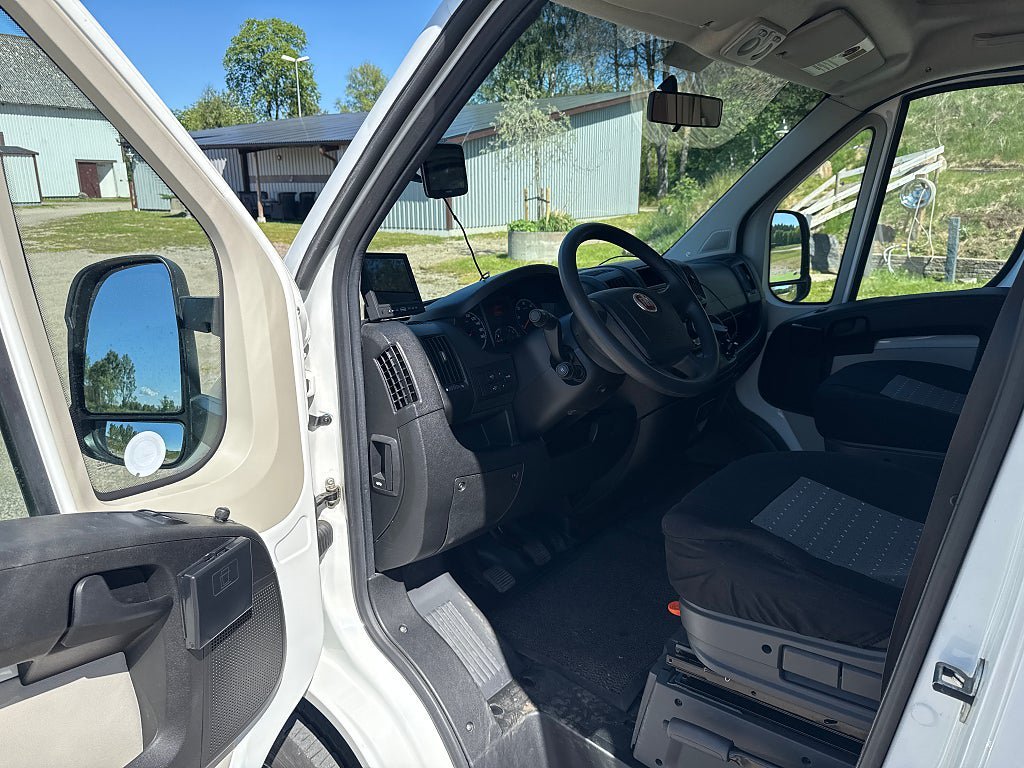 Vehicle Image 28