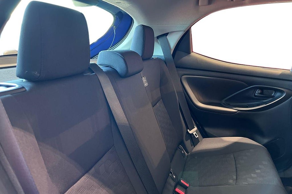 Vehicle Image 9