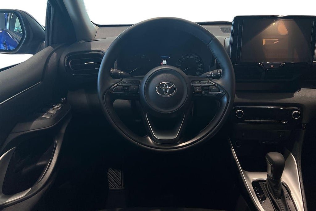 Vehicle Image 11