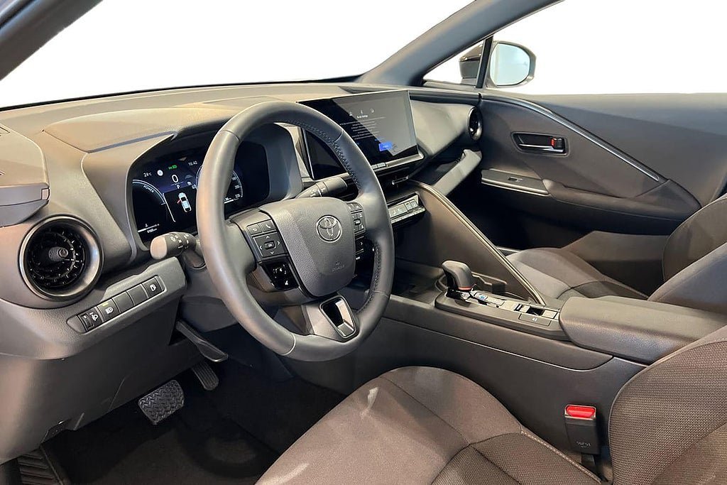 Vehicle Image 14