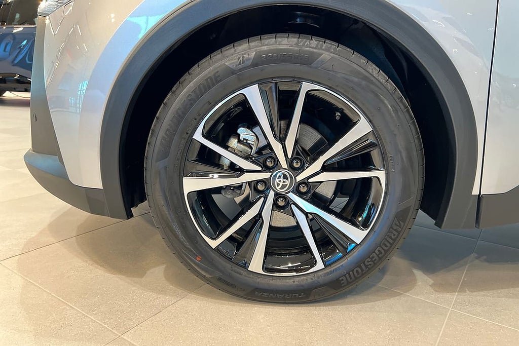 Vehicle Image 17