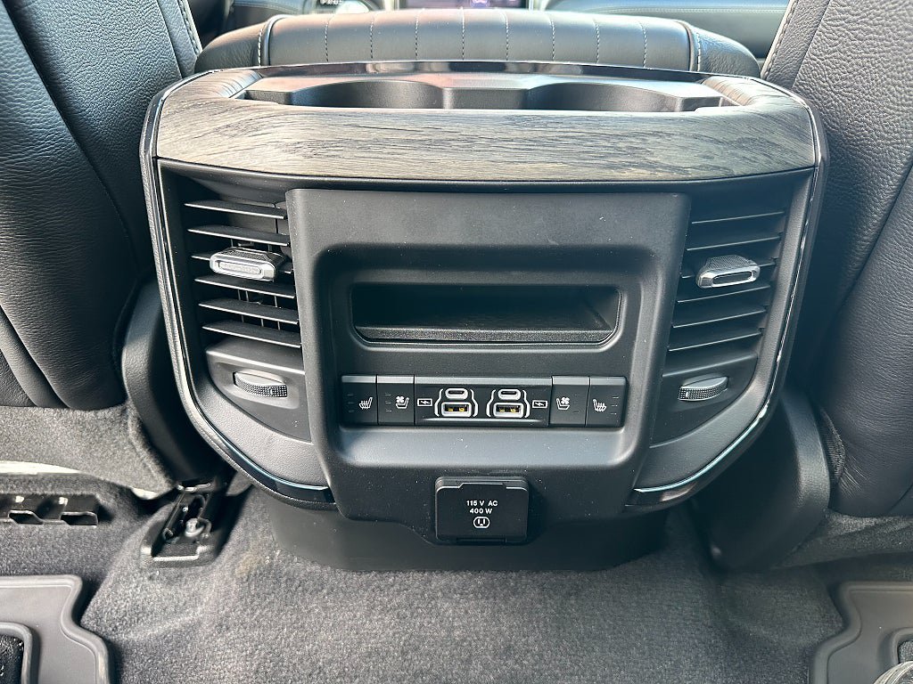 Vehicle Image 27