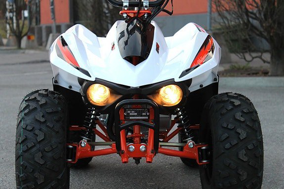Vehicle Image 8