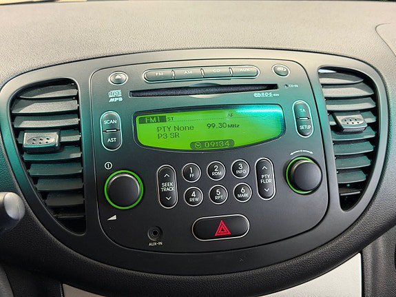 Vehicle Image 16