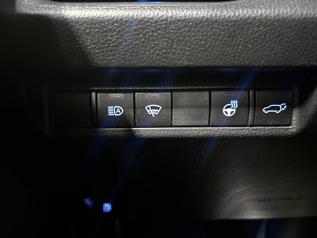 Vehicle Image 23