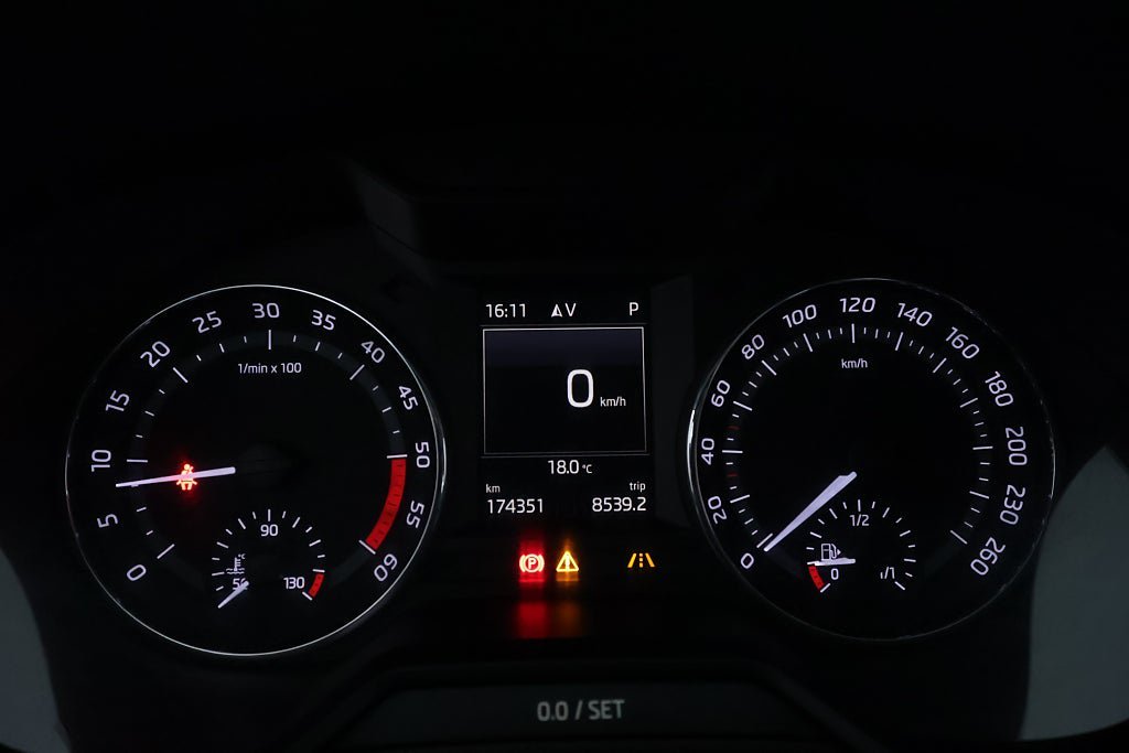Vehicle Image 16