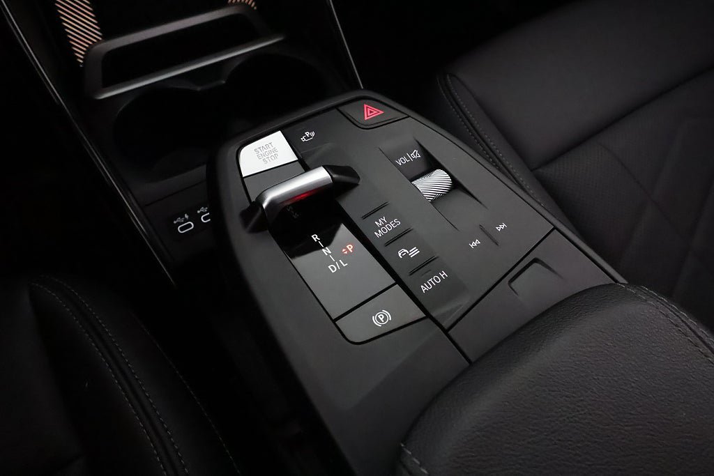 Vehicle Image 24