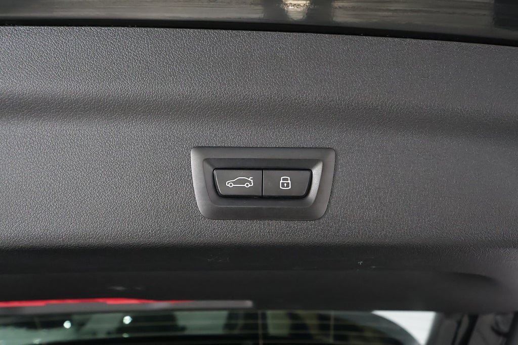 Vehicle Image 28