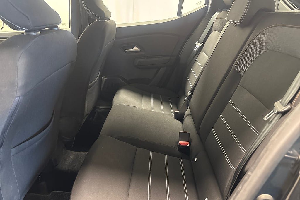 Vehicle Image 12