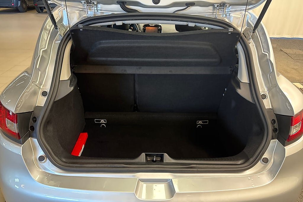 Vehicle Image 13