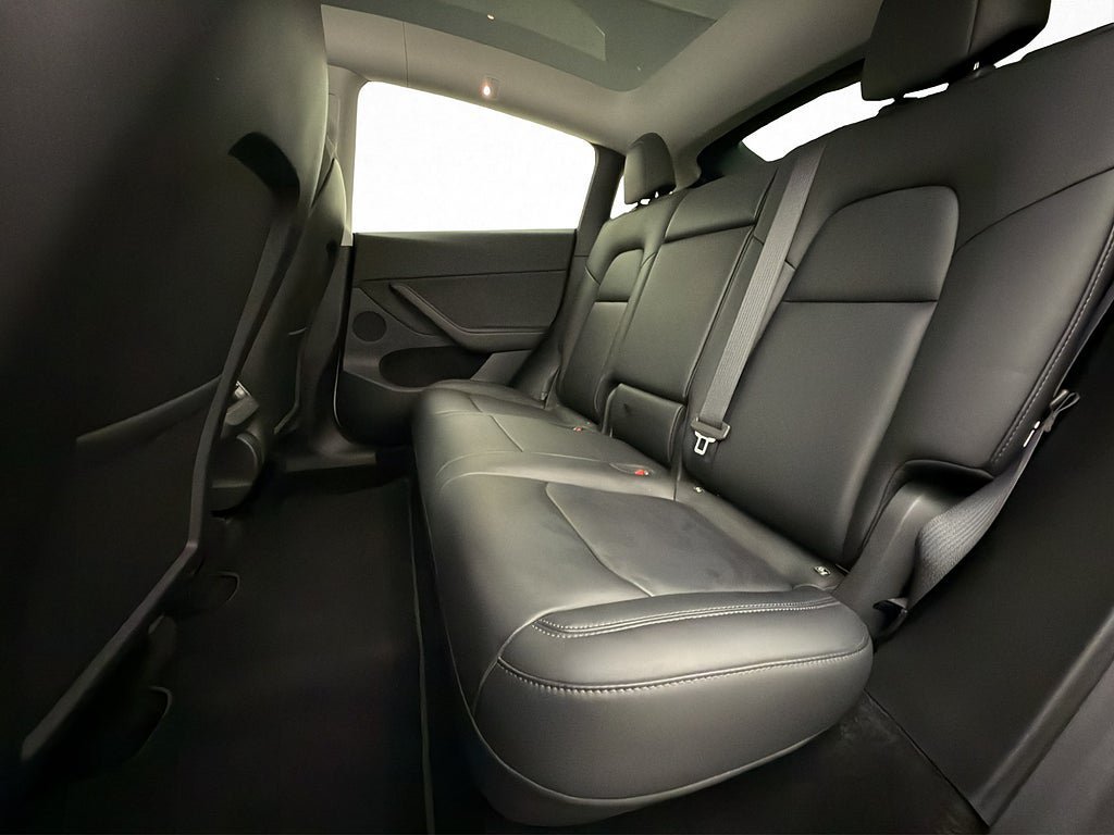 Vehicle Image 27