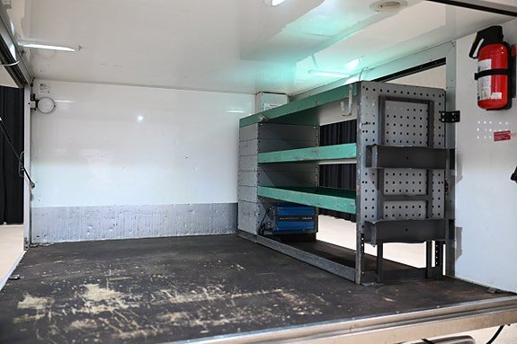 Vehicle Image 9