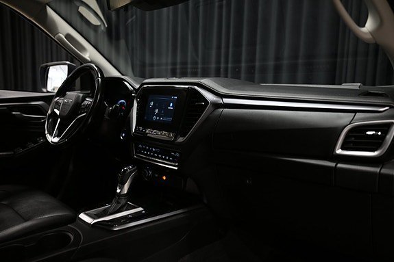Vehicle Image 32