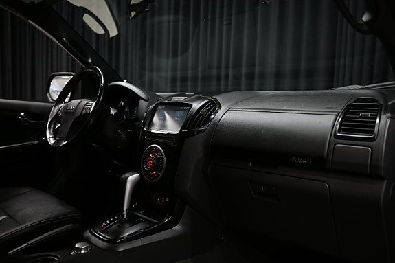 Vehicle Image 32