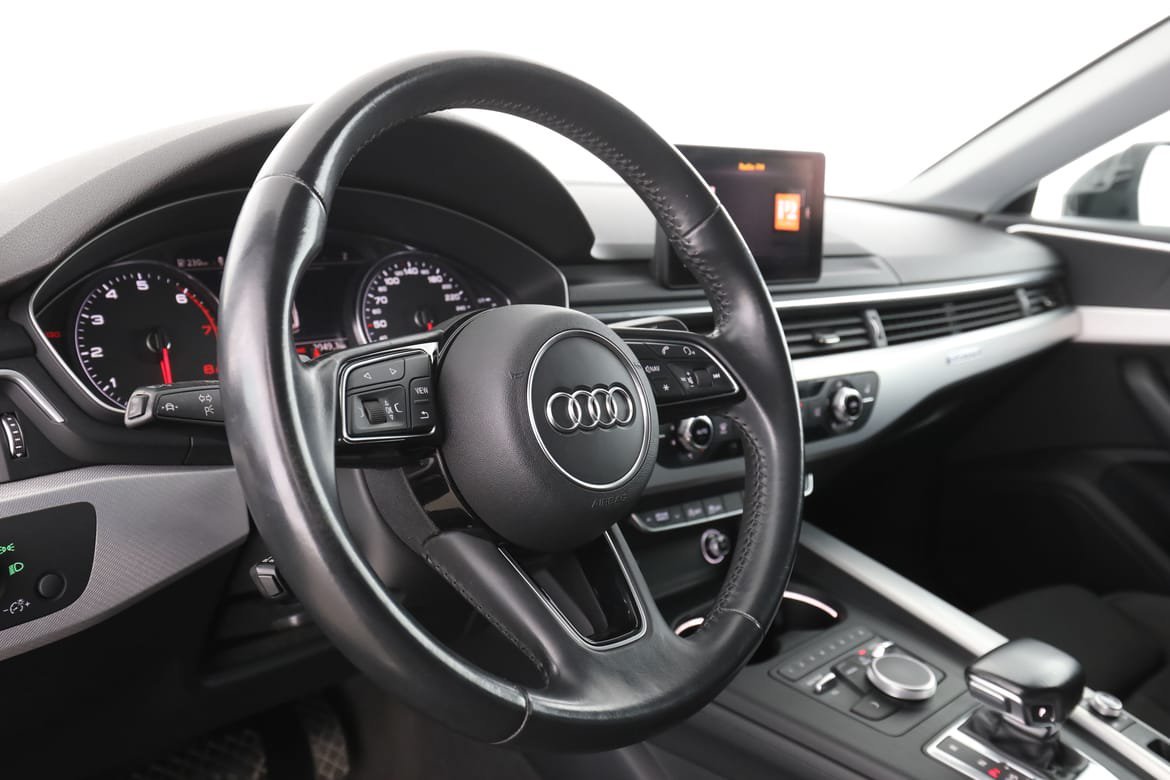 Vehicle Image 11