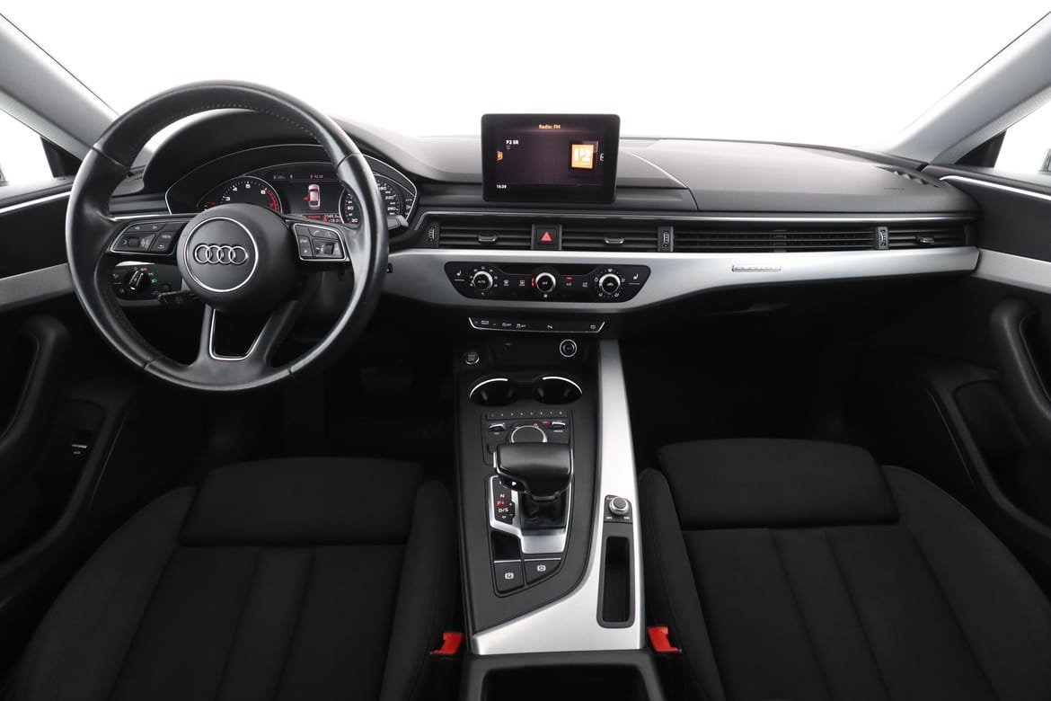 Vehicle Image 12