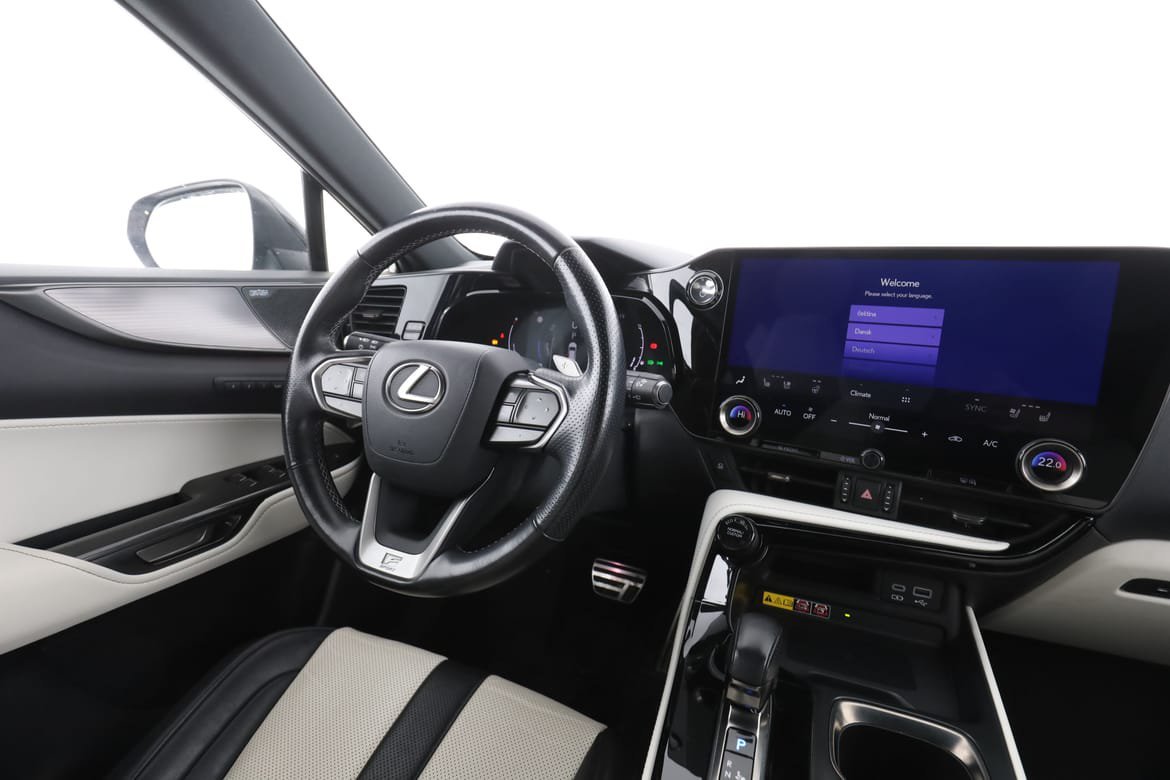 Vehicle Image 14