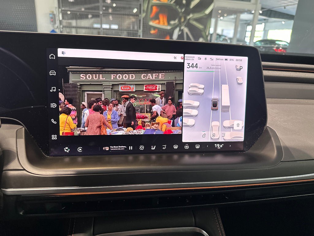 Vehicle Image 19