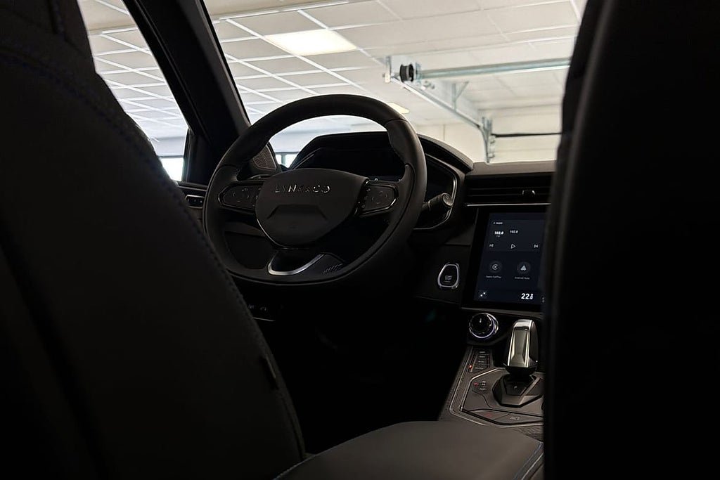 Vehicle Image 21
