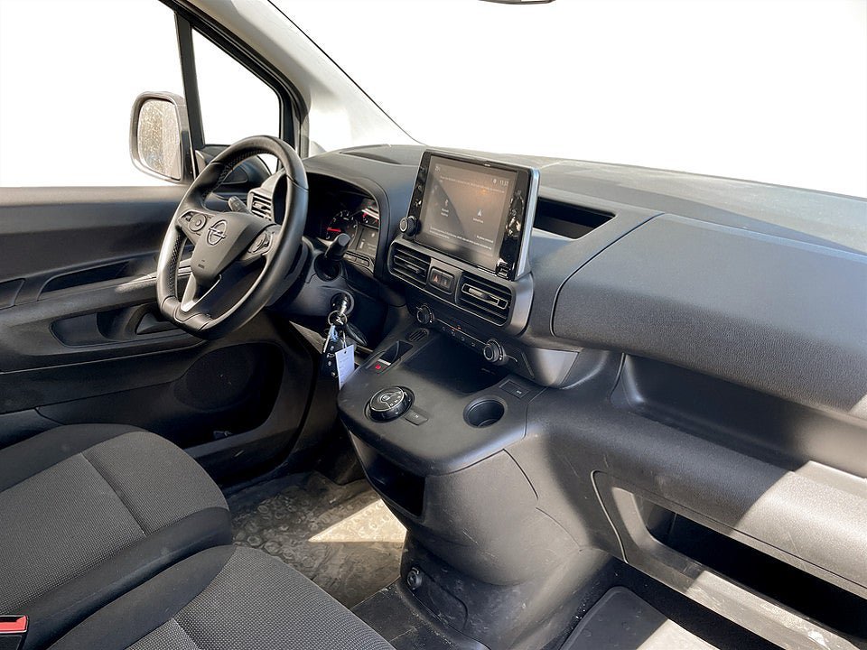 Vehicle Image 18