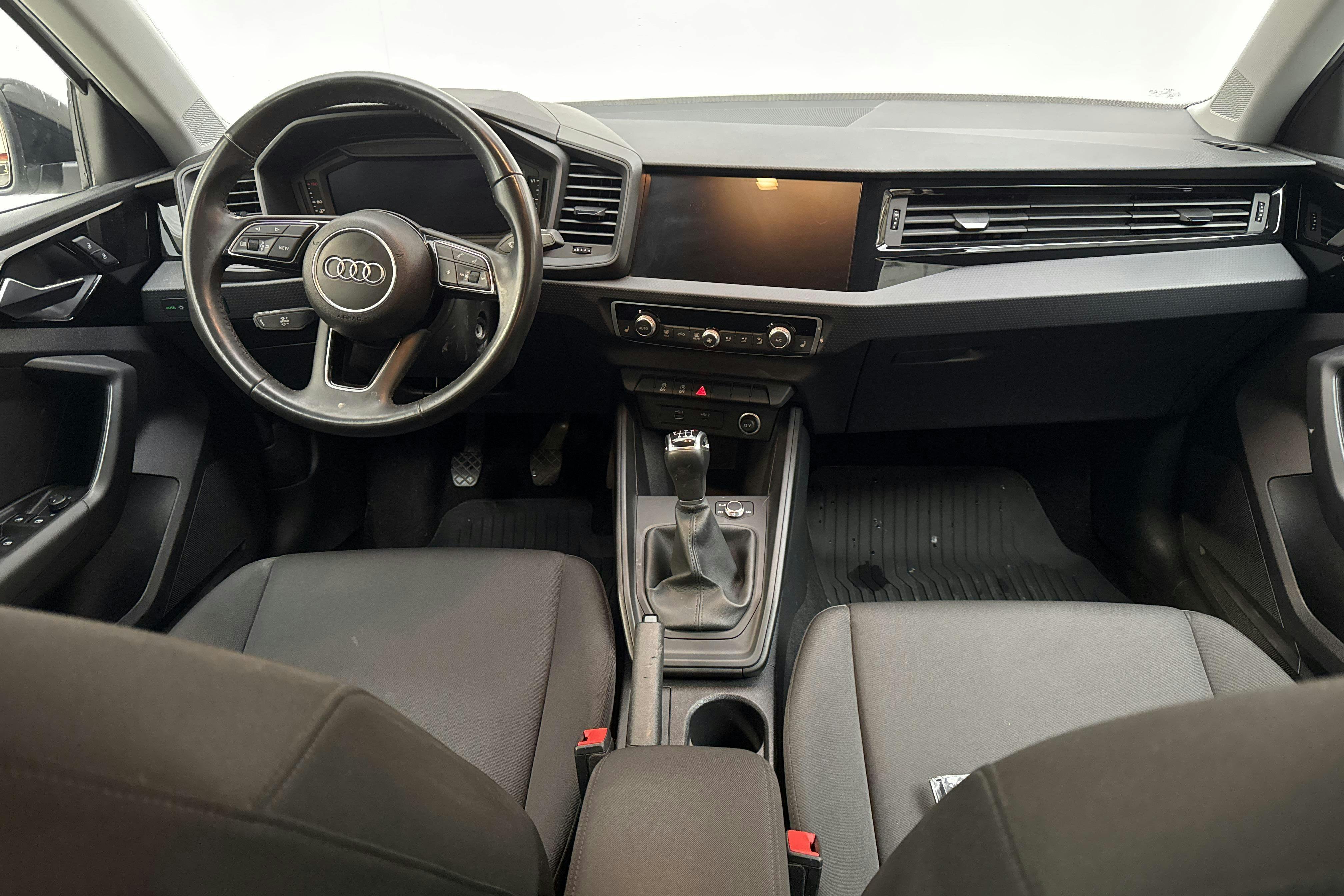 Vehicle Image 6