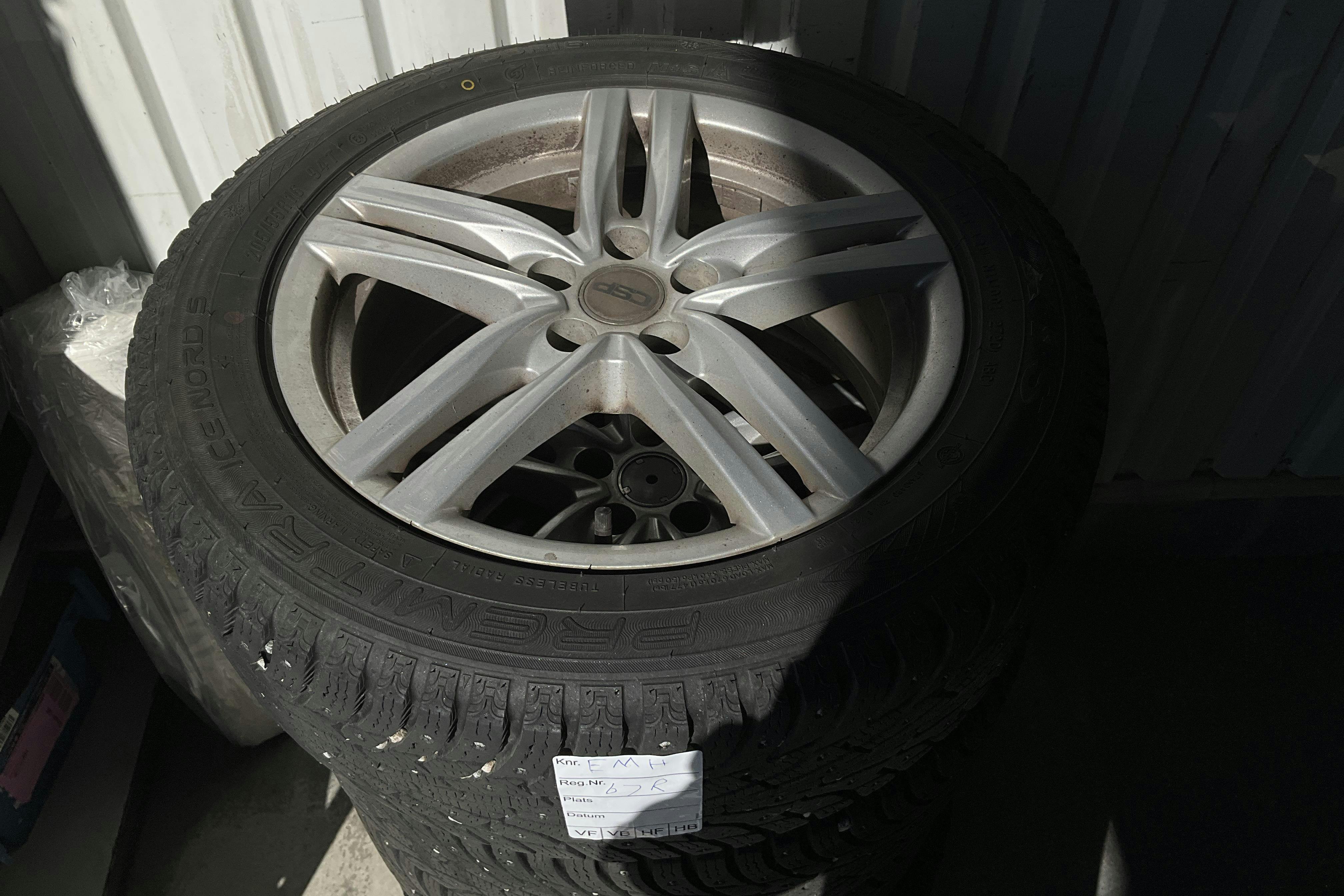 Vehicle Image 11