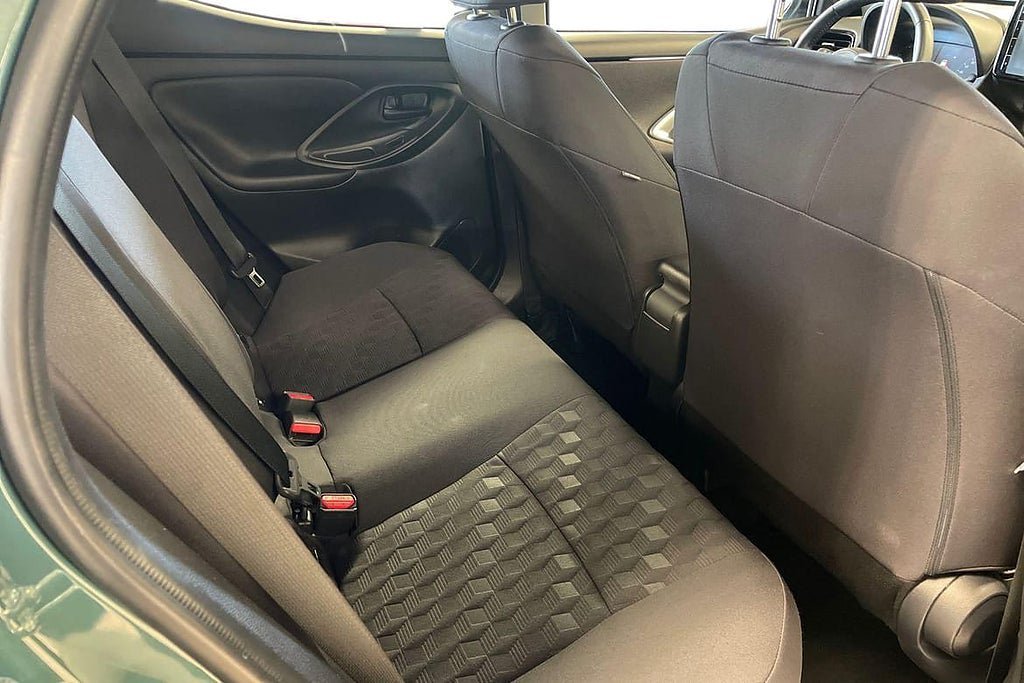 Vehicle Image 9
