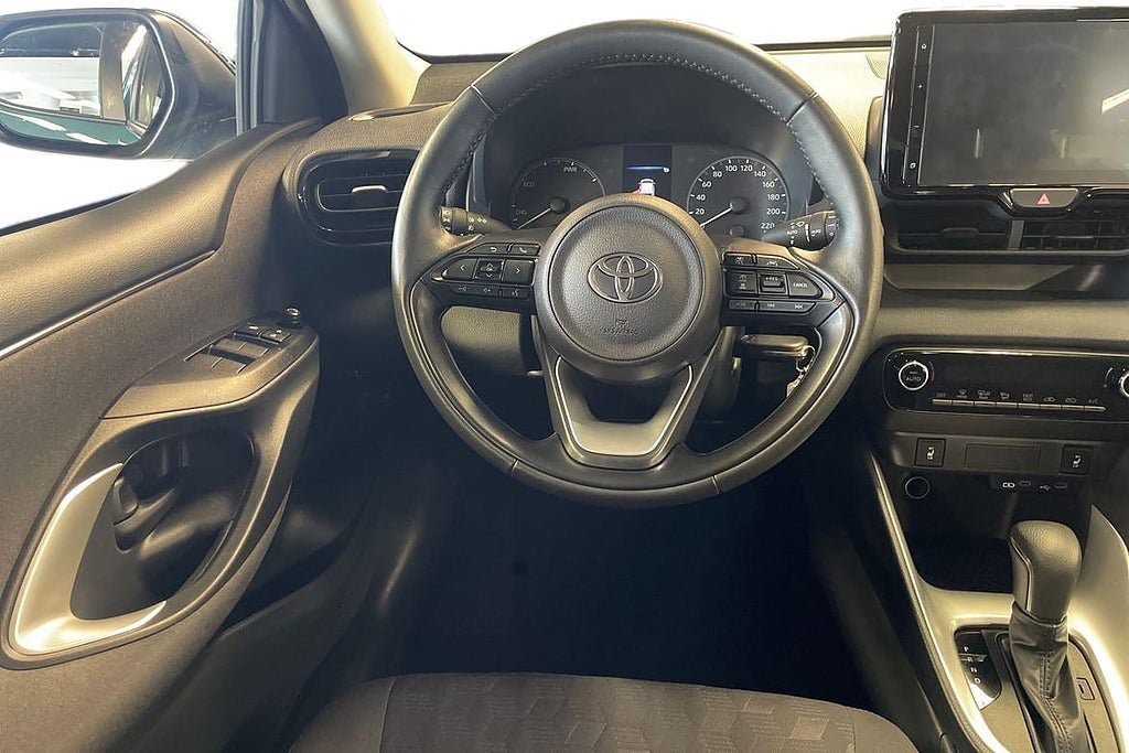 Vehicle Image 11