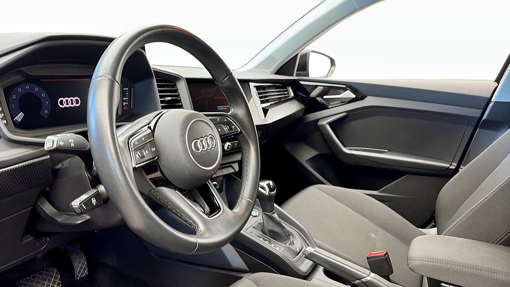 Vehicle Image 7