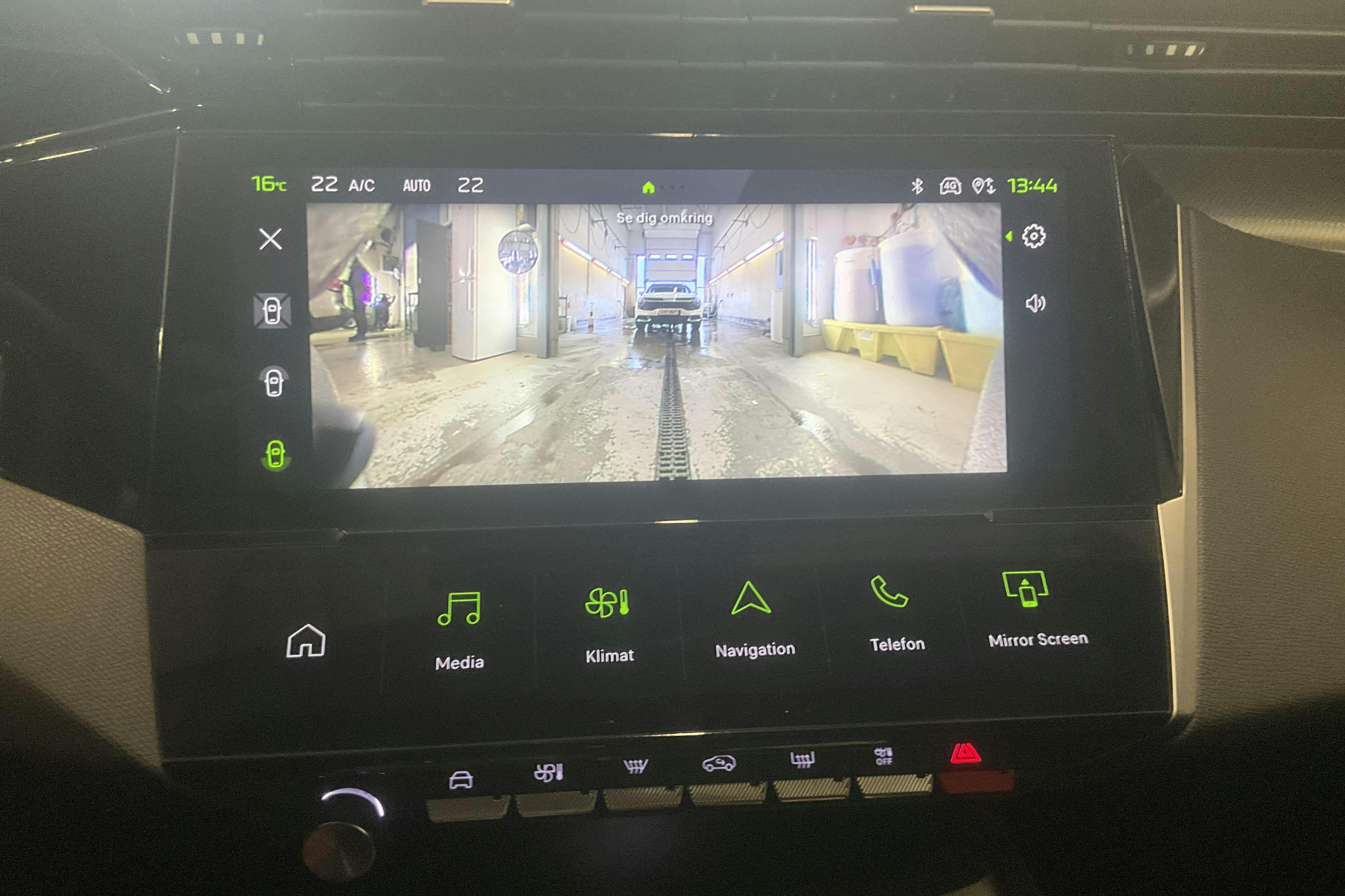 Vehicle Image 13