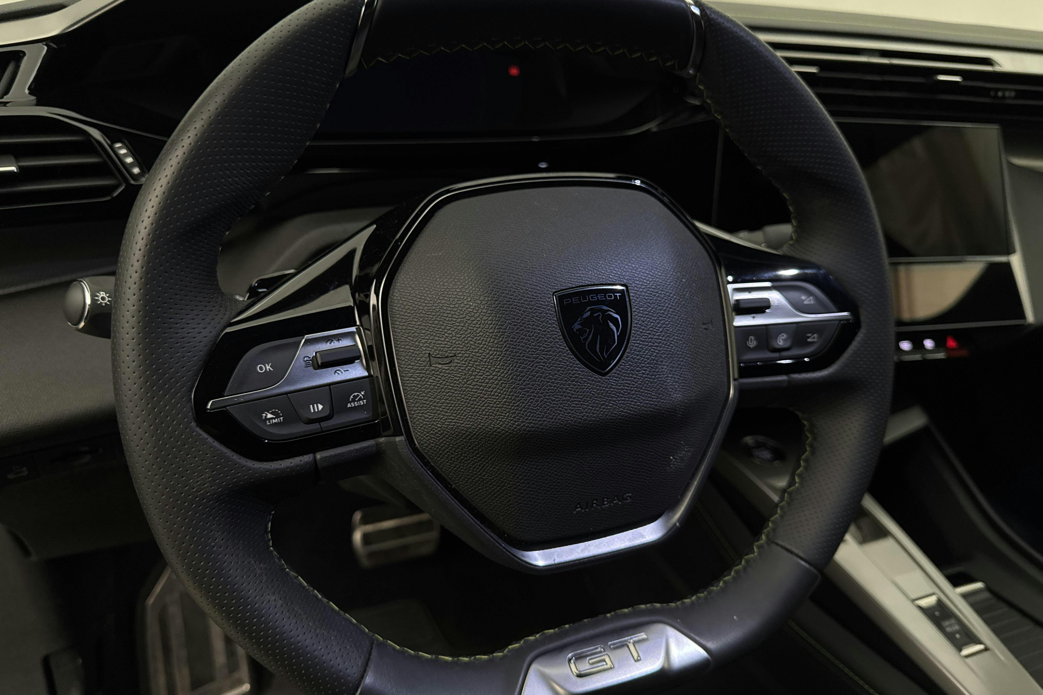 Vehicle Image 15