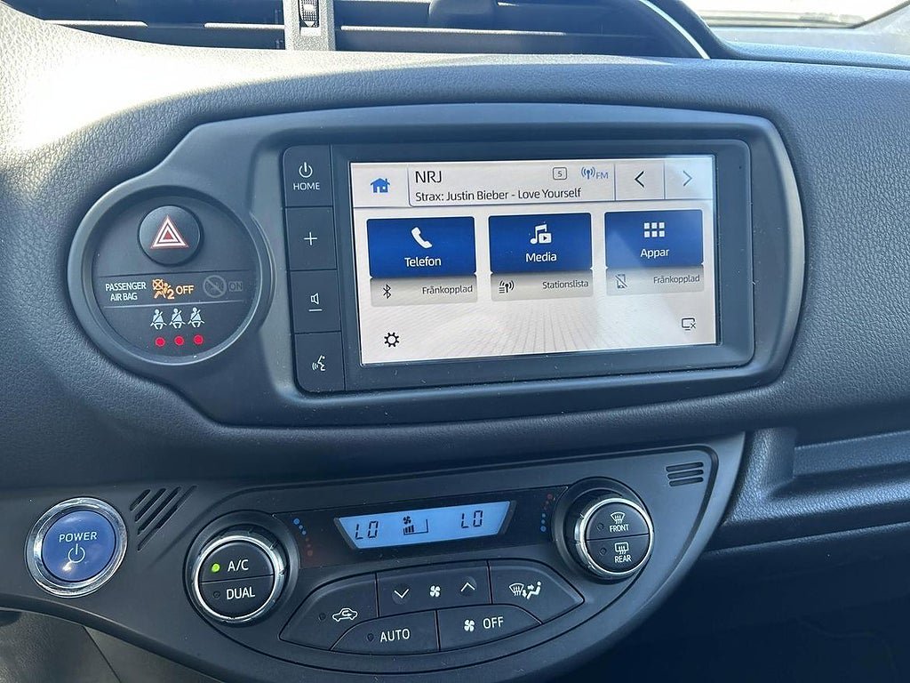 Vehicle Image 16