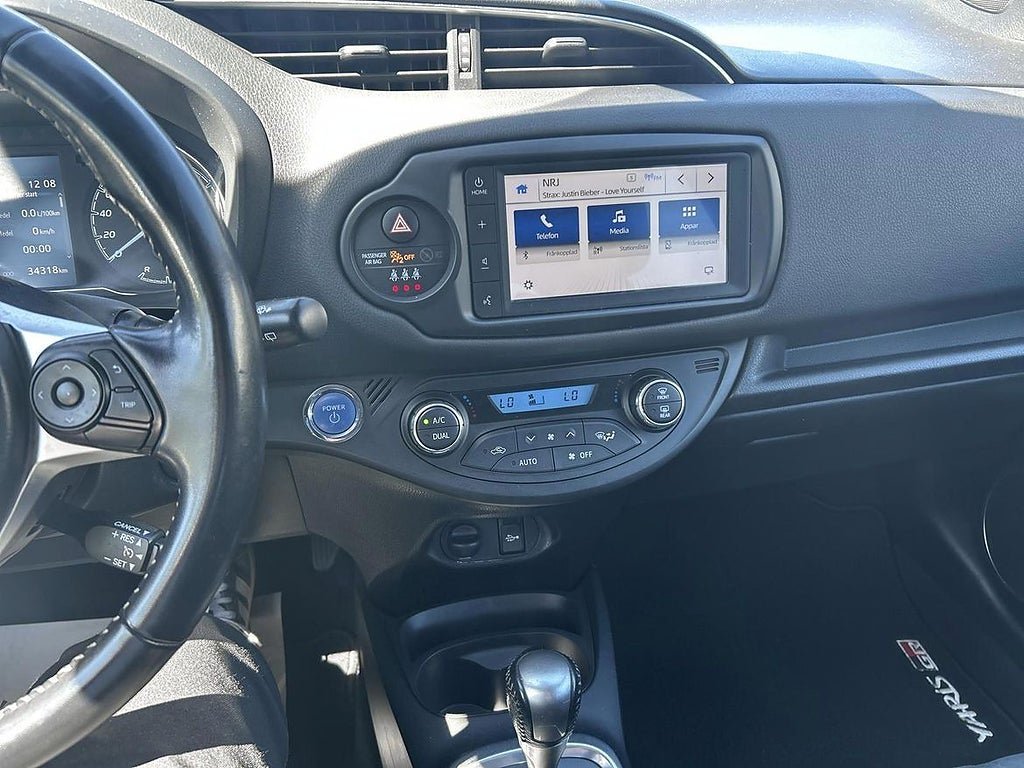 Vehicle Image 17