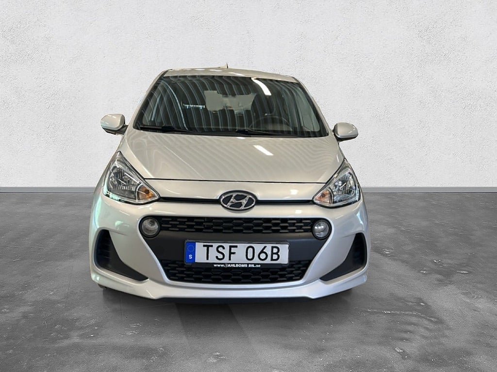 Vehicle Image 8