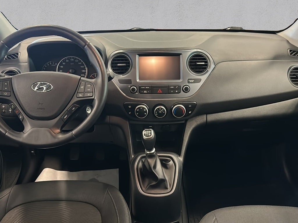 Vehicle Image 14