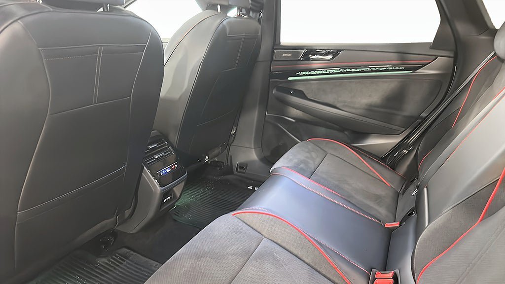 Vehicle Image 13