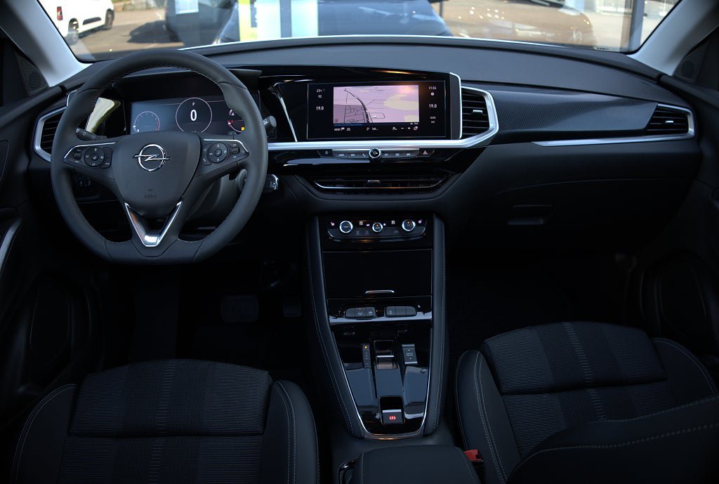 Vehicle Image 18