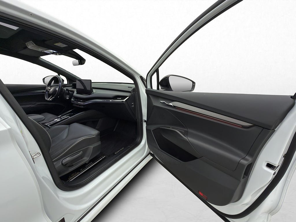 Vehicle Image 31