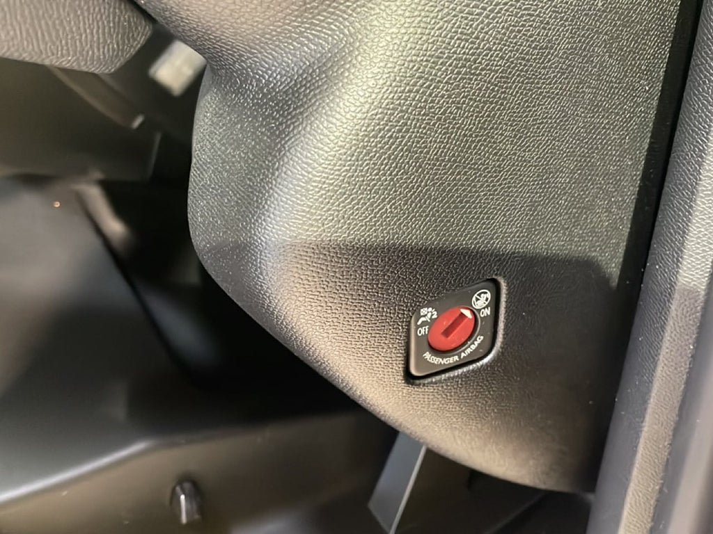 Vehicle Image 23