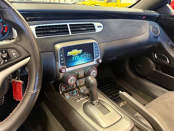 Vehicle Image 25