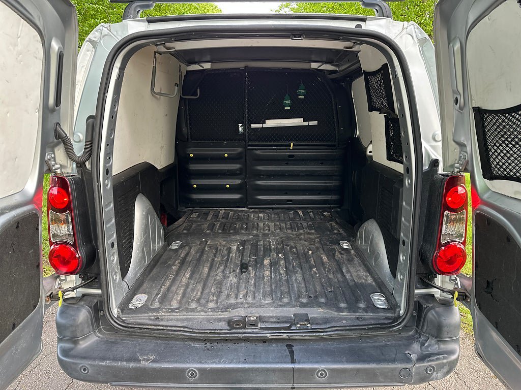 Vehicle Image 14